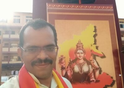 Staff accomplishment: Arvinda Prabhu renders poem at Sahitya Sammelan