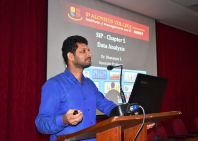 II MBA students take part in problem centric research workshop