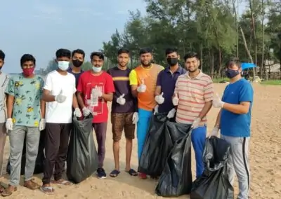 Students Take Part In Beach Cleaning Drive