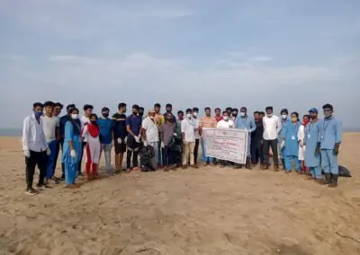 Students Take Part In Beach Cleaning Drive