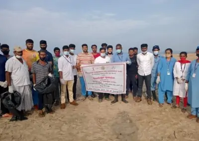Students Take Part In Beach Cleaning Drive
