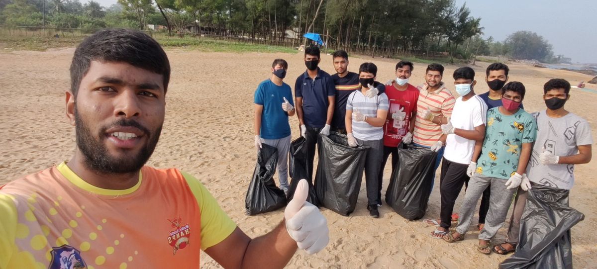 Students Take Part In Beach Cleaning Drive