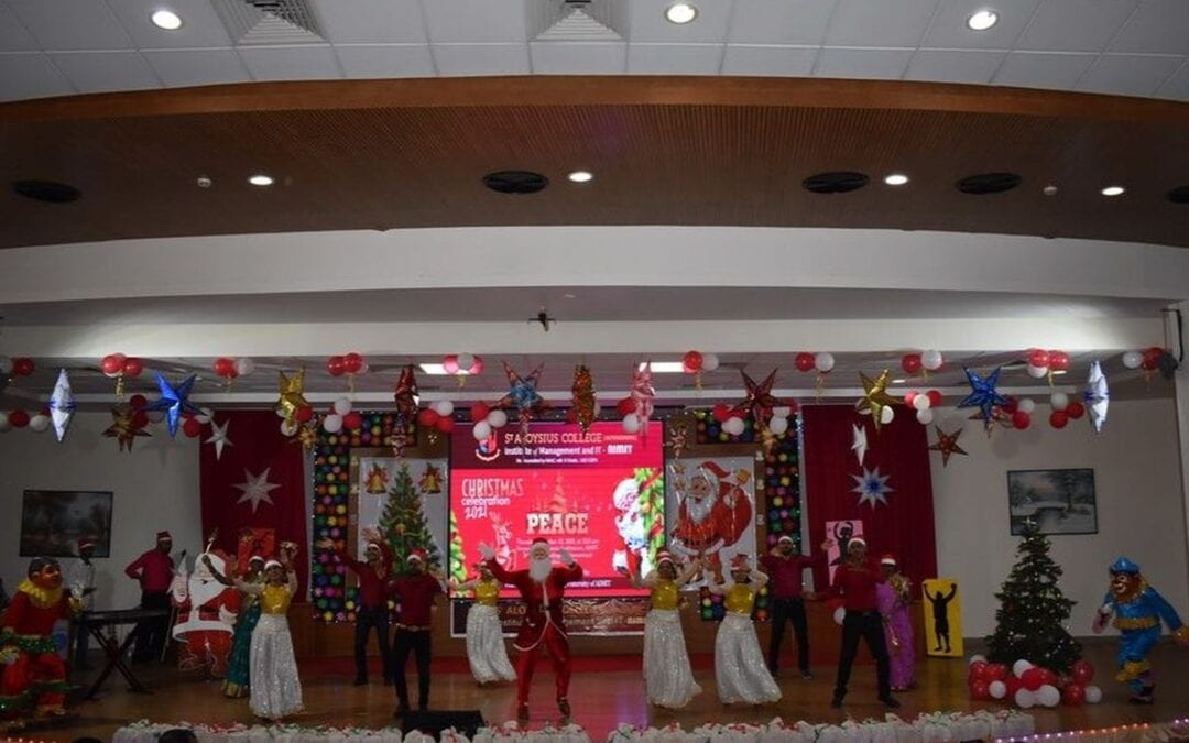 Staff of AIMIT Centre come together to celebrate Christmas