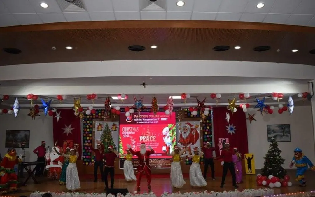 Staff of AIMIT come together to celebrate Christmas