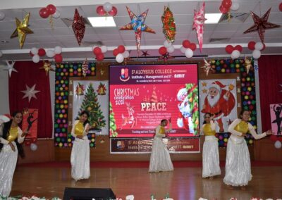 Staff of AIMIT Centre come together to celebrate Christmas