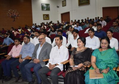 MBA students interact with entrepreneurs at EDP 2022