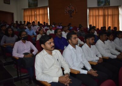 MBA students interact with entrepreneurs at EDP 2022