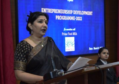 MBA students interact with entrepreneurs at EDP 2022