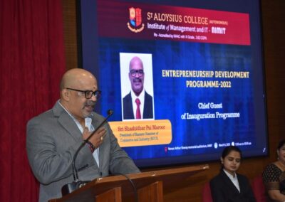 MBA students interact with entrepreneurs at EDP 2022