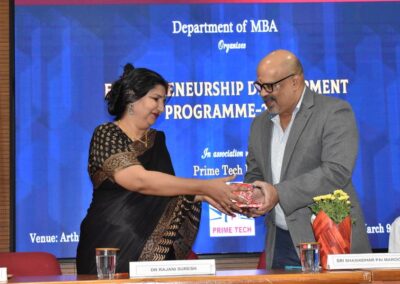 MBA students interact with entrepreneurs at EDP 2022