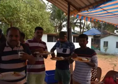 Non-teaching staff go on a day’s picnic