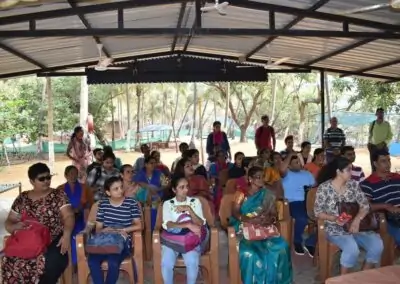 Non-teaching staff go on a day’s picnic