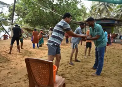 Non-teaching staff go on a day’s picnic