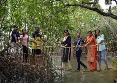 Non-teaching staff go on a day’s picnic