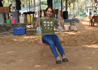 Non-teaching staff go on a day’s picnic