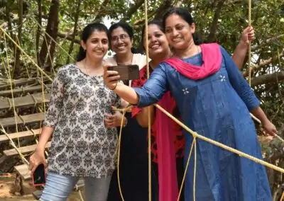 Non-teaching staff go on a day’s picnic