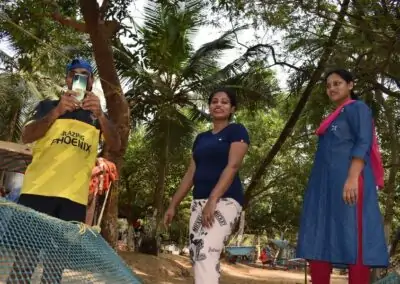 Non-teaching staff go on a day’s picnic