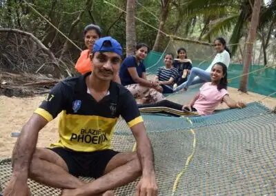 Non-teaching staff go on a day’s picnic