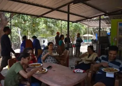 Non-teaching staff go on a day’s picnic
