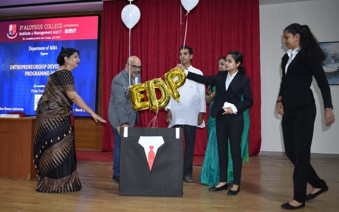 MBA students interact with entrepreneurs at EDP 2022