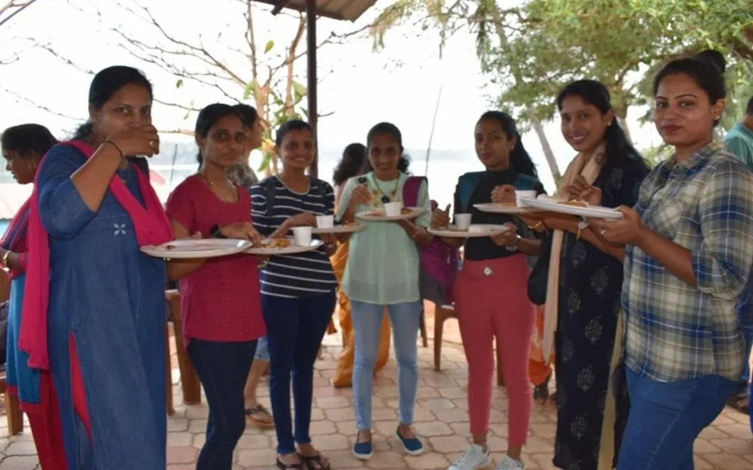 Non-teaching staff go on a day’s picnic