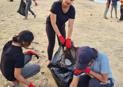 Social Marketing students take up beach cleaning drive