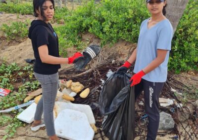 Social Marketing students take up beach cleaning drive