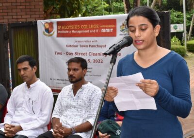 Students take up street cleaning drive
