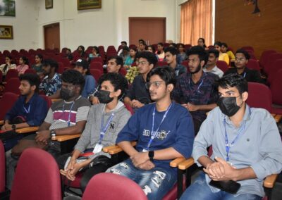 UG students attend bioinformatics workshop