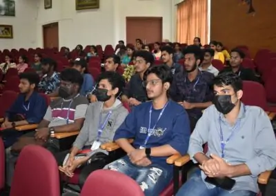 UG students attend bioinformatics workshop