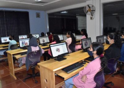 UG students attend bioinformatics workshop