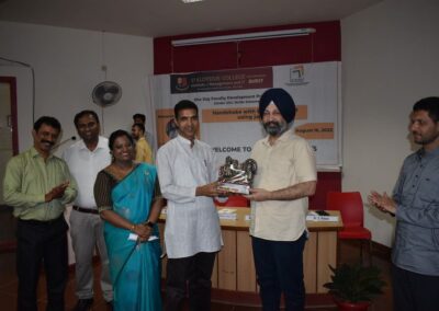 National level research capacity building FDP held at AIMIT Centre