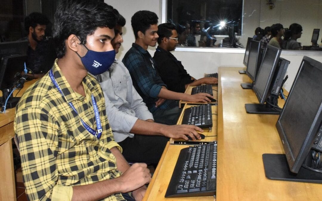 UG students attend bioinformatics workshop