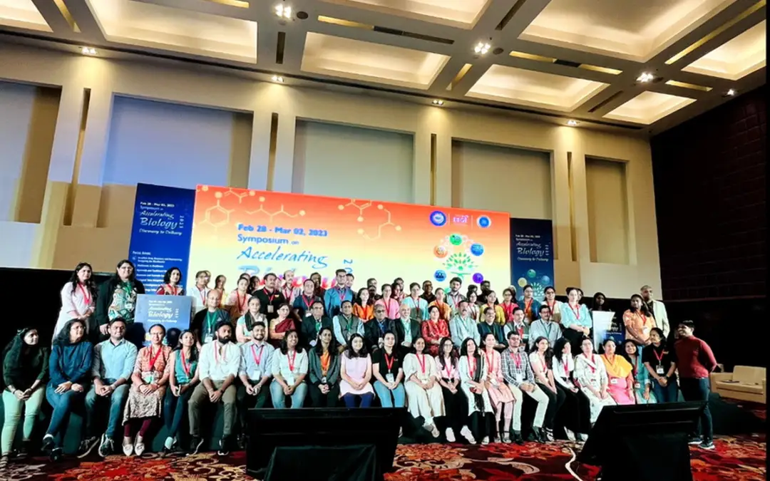 Bioinformatics students attend symposium in Pune