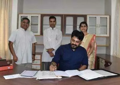 Dr (Fr) Kiran Coth takes charge as new Finance Officer