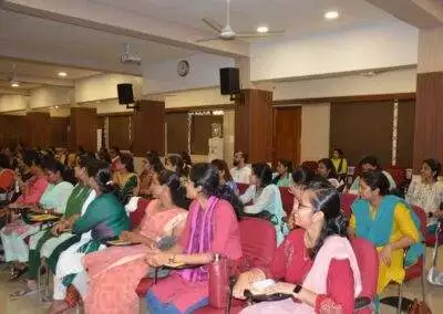 Dr.Ruban delivers talk on ‘Innovative teaching techniques’