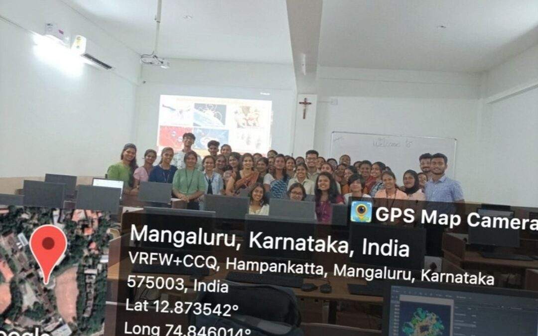 Students attend hands on session in Bioinformatics