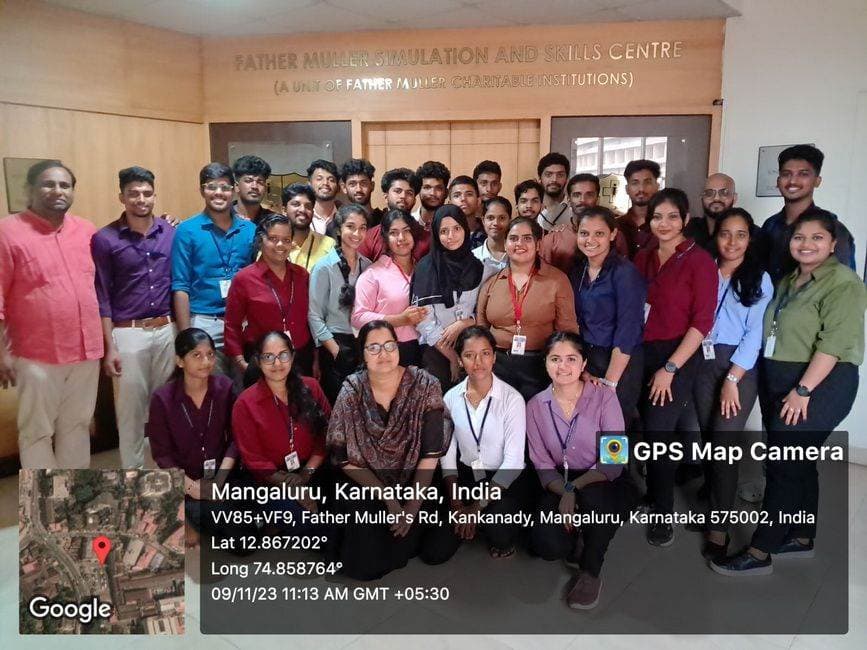 Soft Tech students visit FMRC and simulation lab