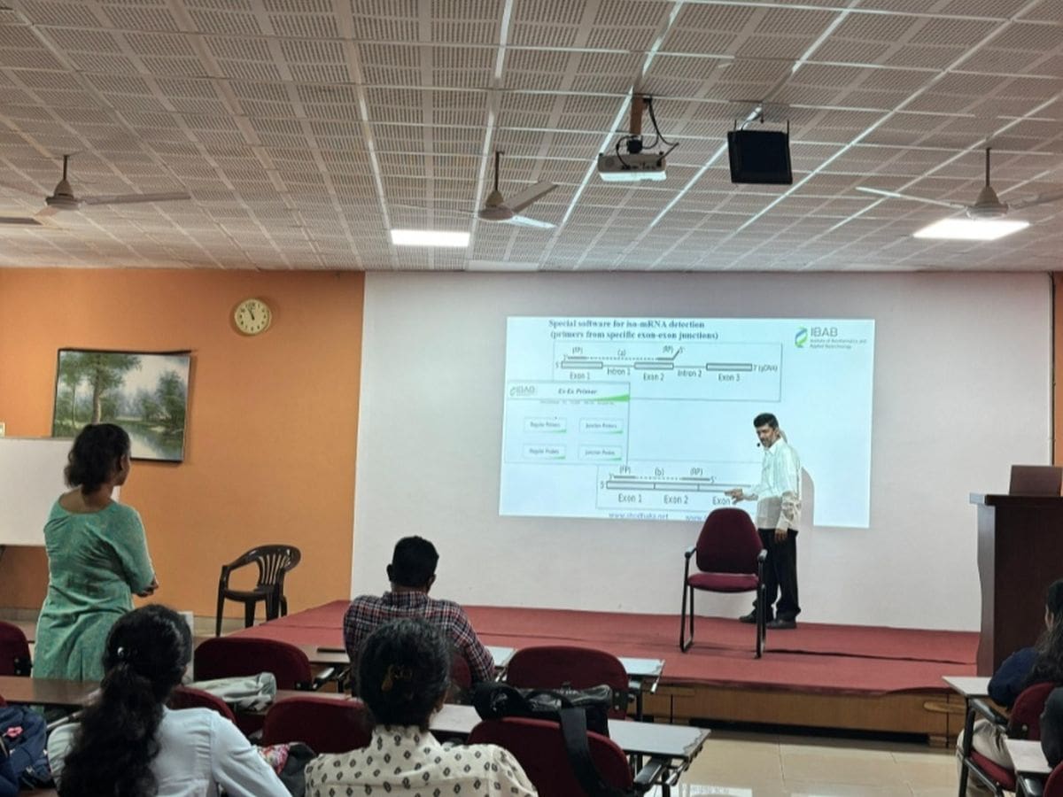 AIMIT Centre hosted a session “Trends in Bioinformatics’’ by Prof. Kshithish Acharya