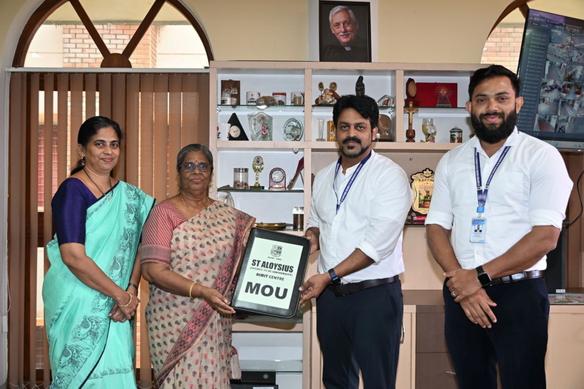 AIMIT Centre Signs MoU with DEEDS to Launch Service-Learning Project for MBA Students